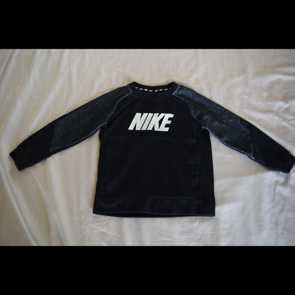 nike pullover sweatshirt no hood